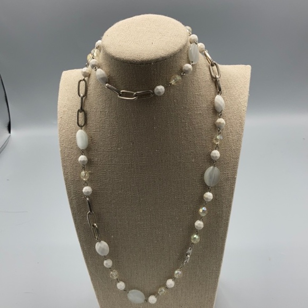 Vintage Beaded Pearlized Silvertone Necklace